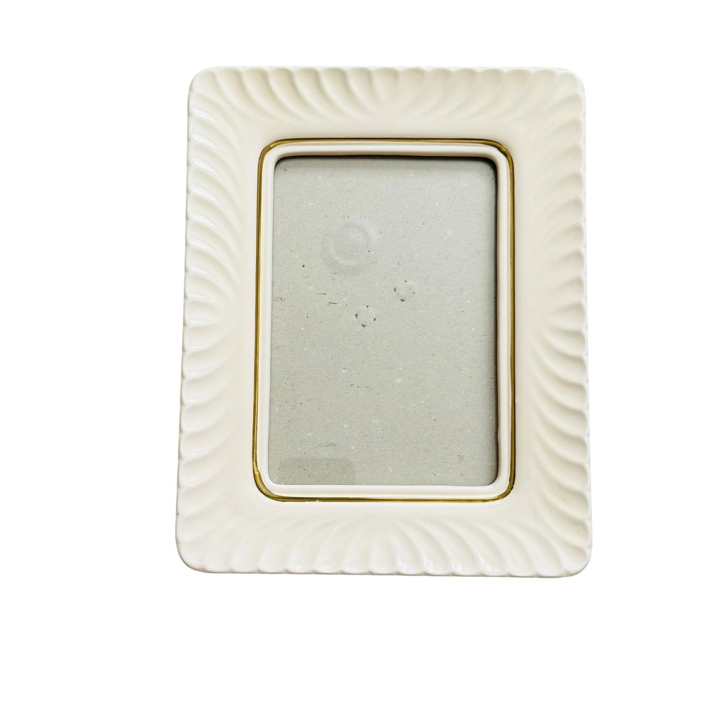Vintage Burnes Ceramic Scalloped 4x6 Picture Frame Cream Gold Trim Retro Decor